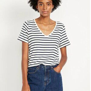 Old Navy EveryWear V-Neck T-Shirt Navy Stripe M